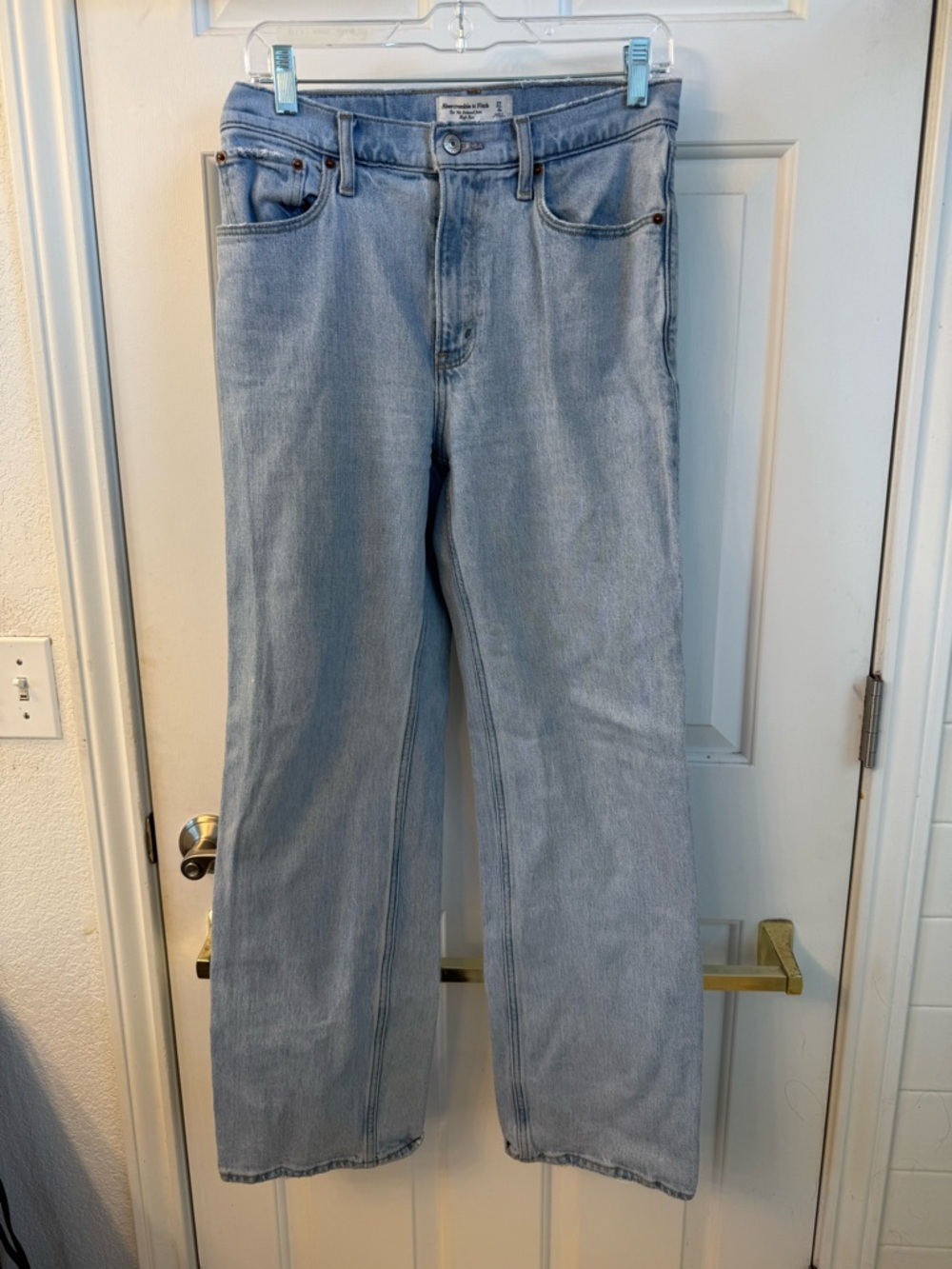 Abercrombie & Fitch Light Blue High-Rise Relaxed Jeans